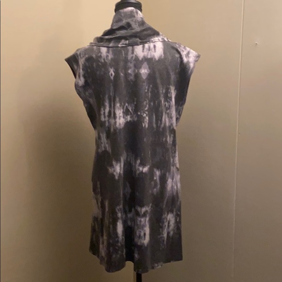 Bryan Walker Top - Picture 4 of 5